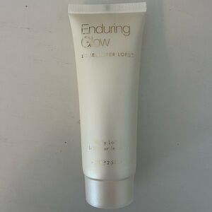 Jennifer Lopez perfuming body lotion